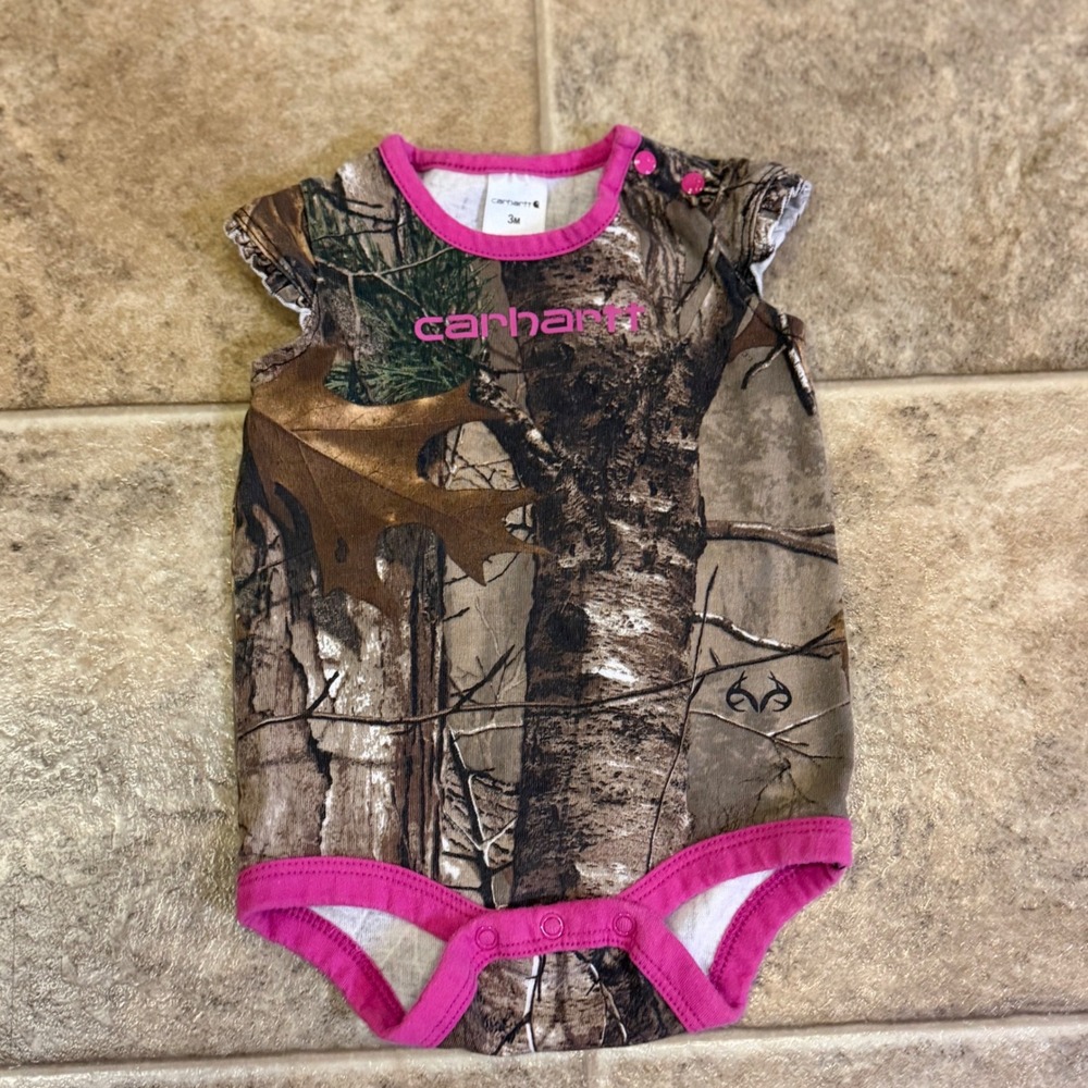 Carhartt Baby Girls 3M Realtree Camo Bodysuit Pink Trim Short Sleeve Snaps